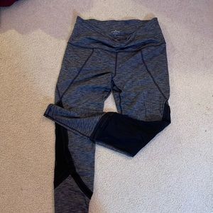 Athlete grey leggings